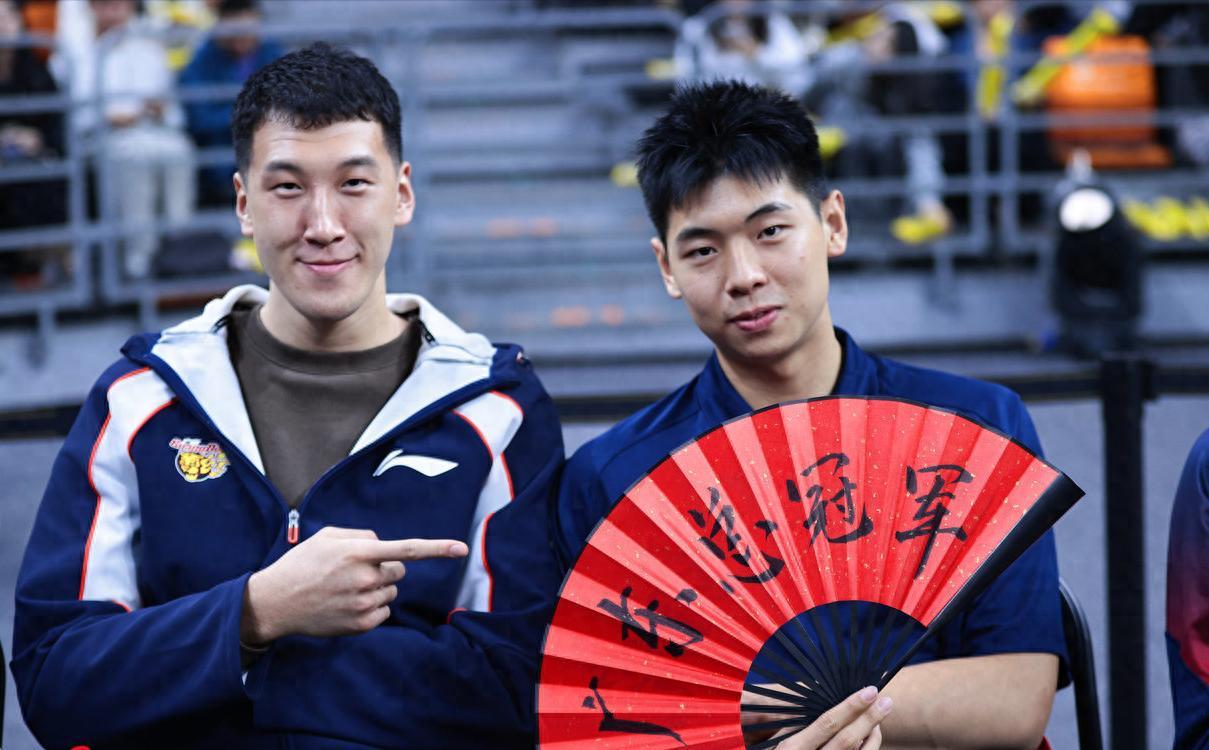 Kaiyun Sports-开云体育-CBA六笔失败交易！赵睿坑了北京，杜锋选错核心，辽篮找错接班人